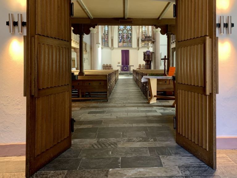 Öffnungszeiten der MartinLutherKirche in der Karwoche bis Ostermontag