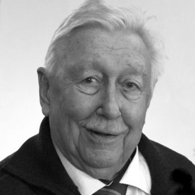 Manfred Robert Summa