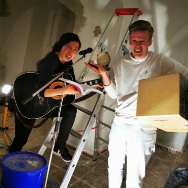 Maja Vollstedt und Felix Märtin im Jugendkeller